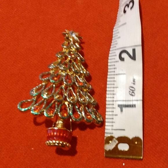 Christmas tree brooch. - Picture 1 of 3